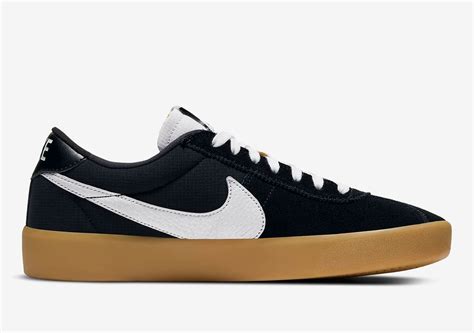 nike schoenen bruin